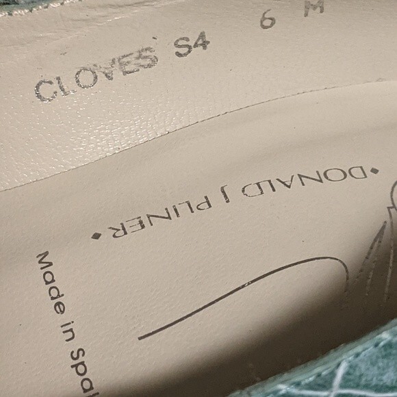 Donald J. Pliner Cloves seafoam green reptile print pointed toe leather pump 6M - Picture 3 of 11